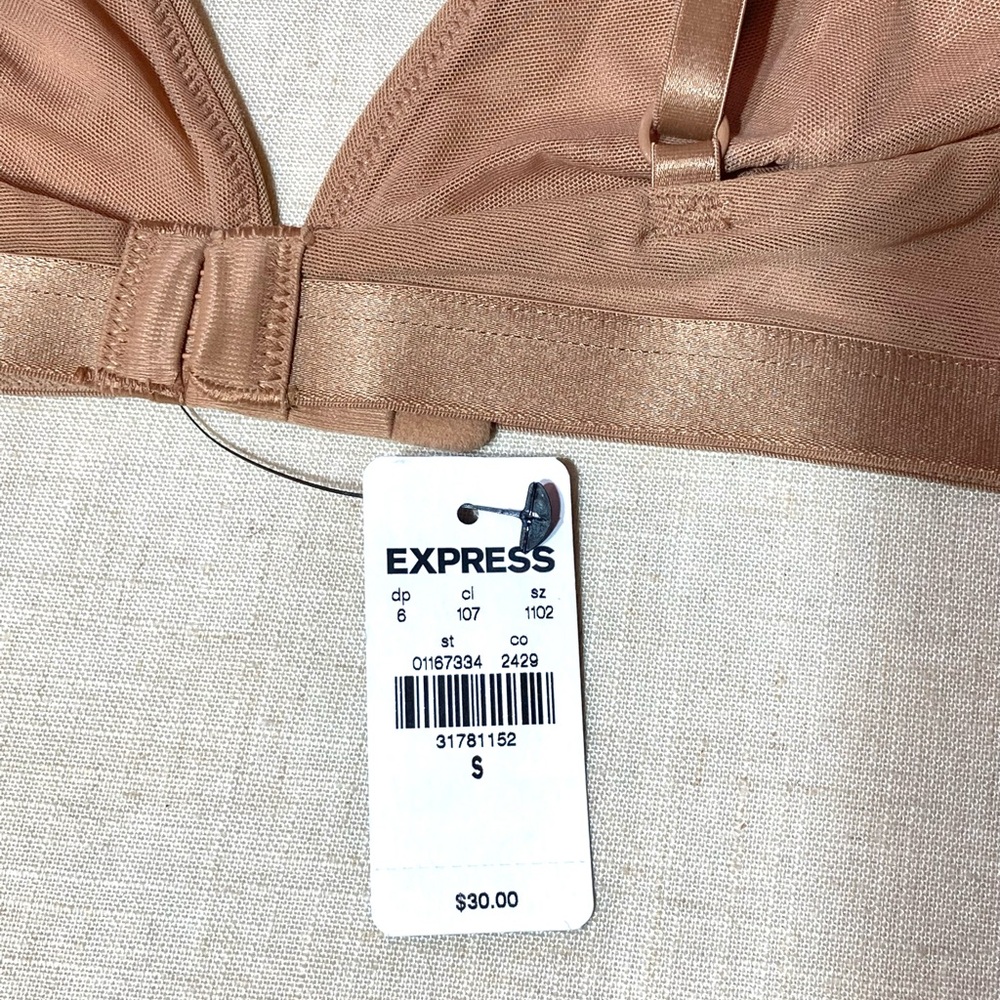 Express Mesh Triangle Bralette - Picture 5 of 6